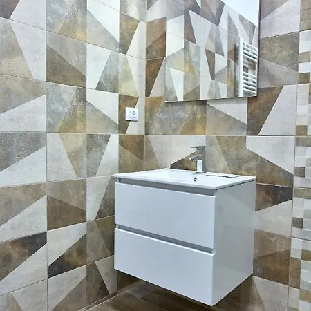 Mng 3 Tomis Promenada